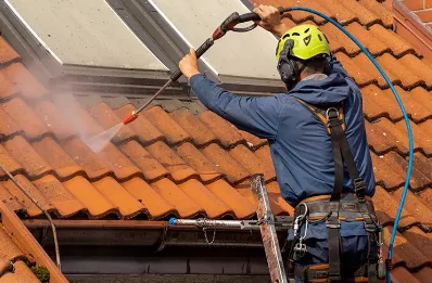 Démoussage et hydrofuge de toiture à Osnes